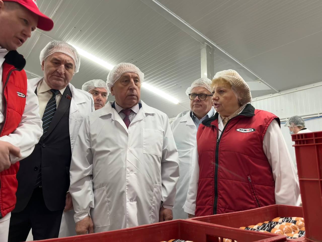 Кандидат на должность президента РФ Николай Харитонов посетил ЗАО «Лыткаринский мясоперерабатывающий завод»