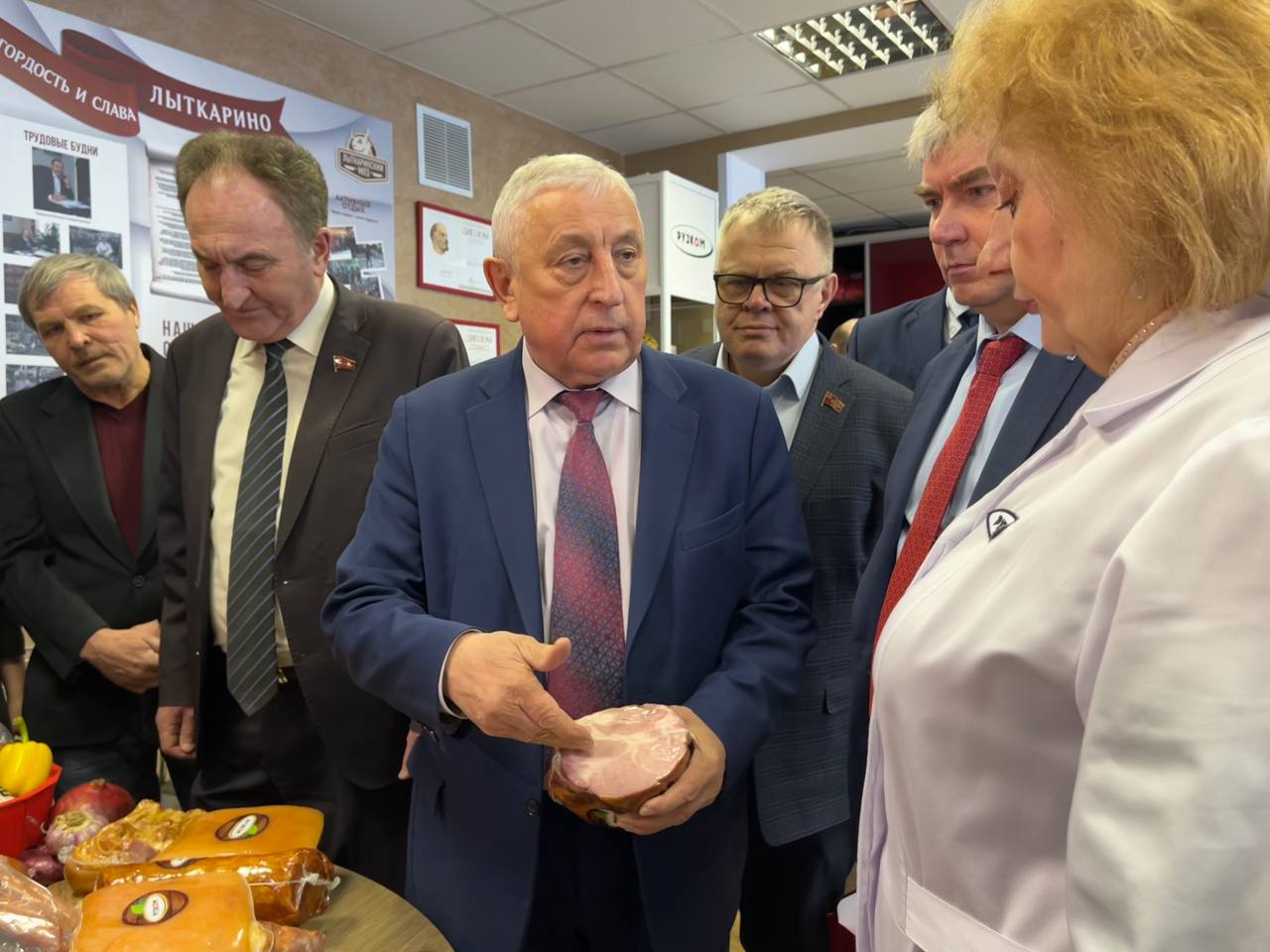Кандидат на должность президента РФ Николай Харитонов посетил ЗАО «Лыткаринский мясоперерабатывающий завод»