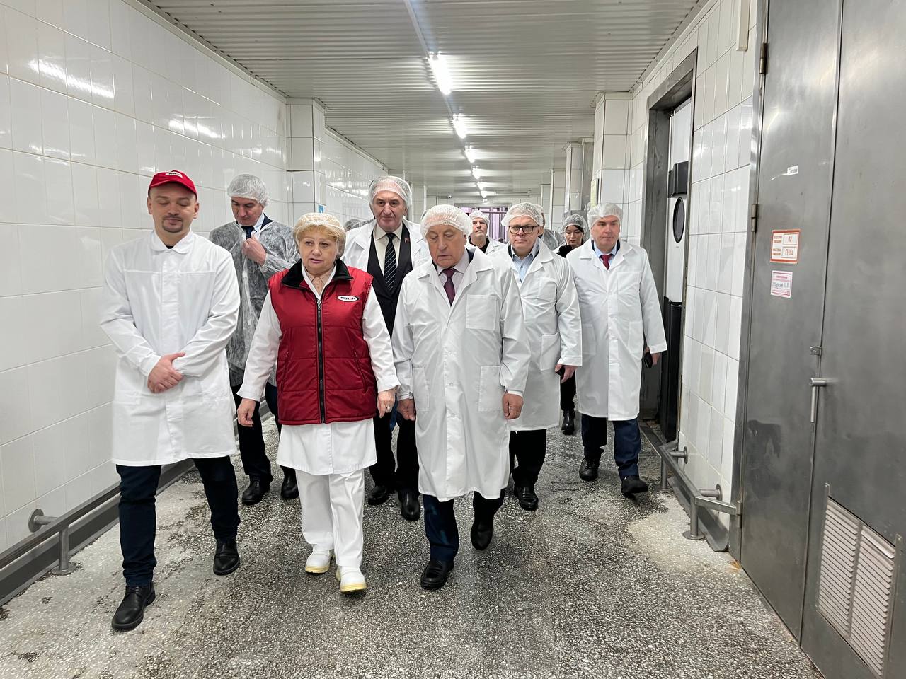 Кандидат на должность президента РФ Николай Харитонов посетил ЗАО «Лыткаринский мясоперерабатывающий завод»