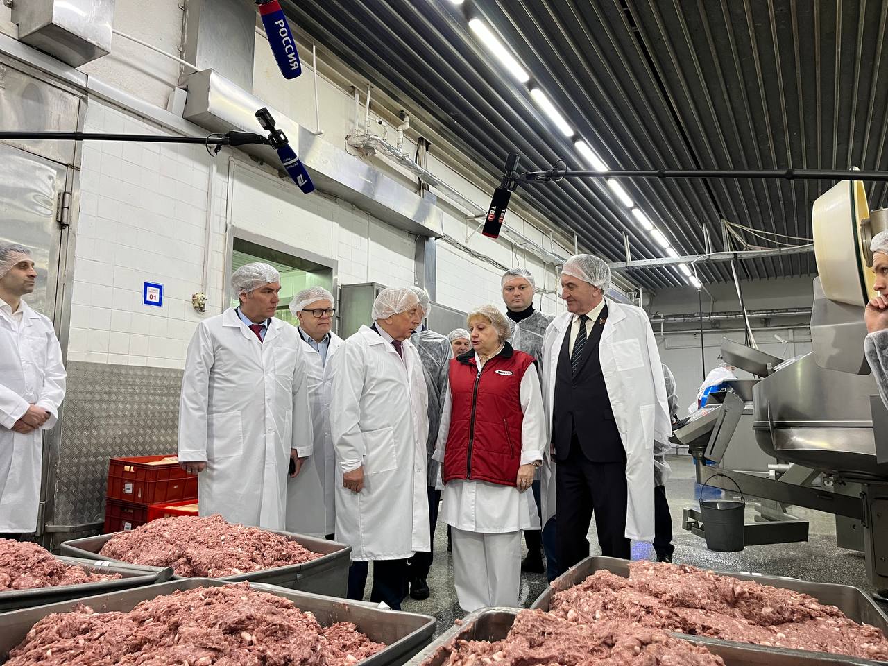 Кандидат на должность президента РФ Николай Харитонов посетил ЗАО «Лыткаринский мясоперерабатывающий завод»