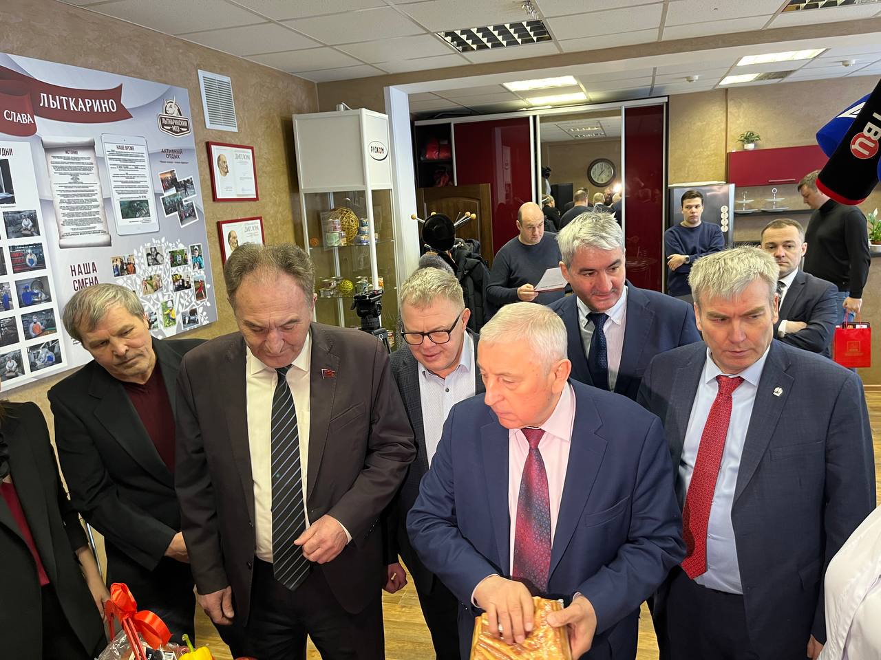 Кандидат на должность президента РФ Николай Харитонов посетил ЗАО «Лыткаринский мясоперерабатывающий завод»