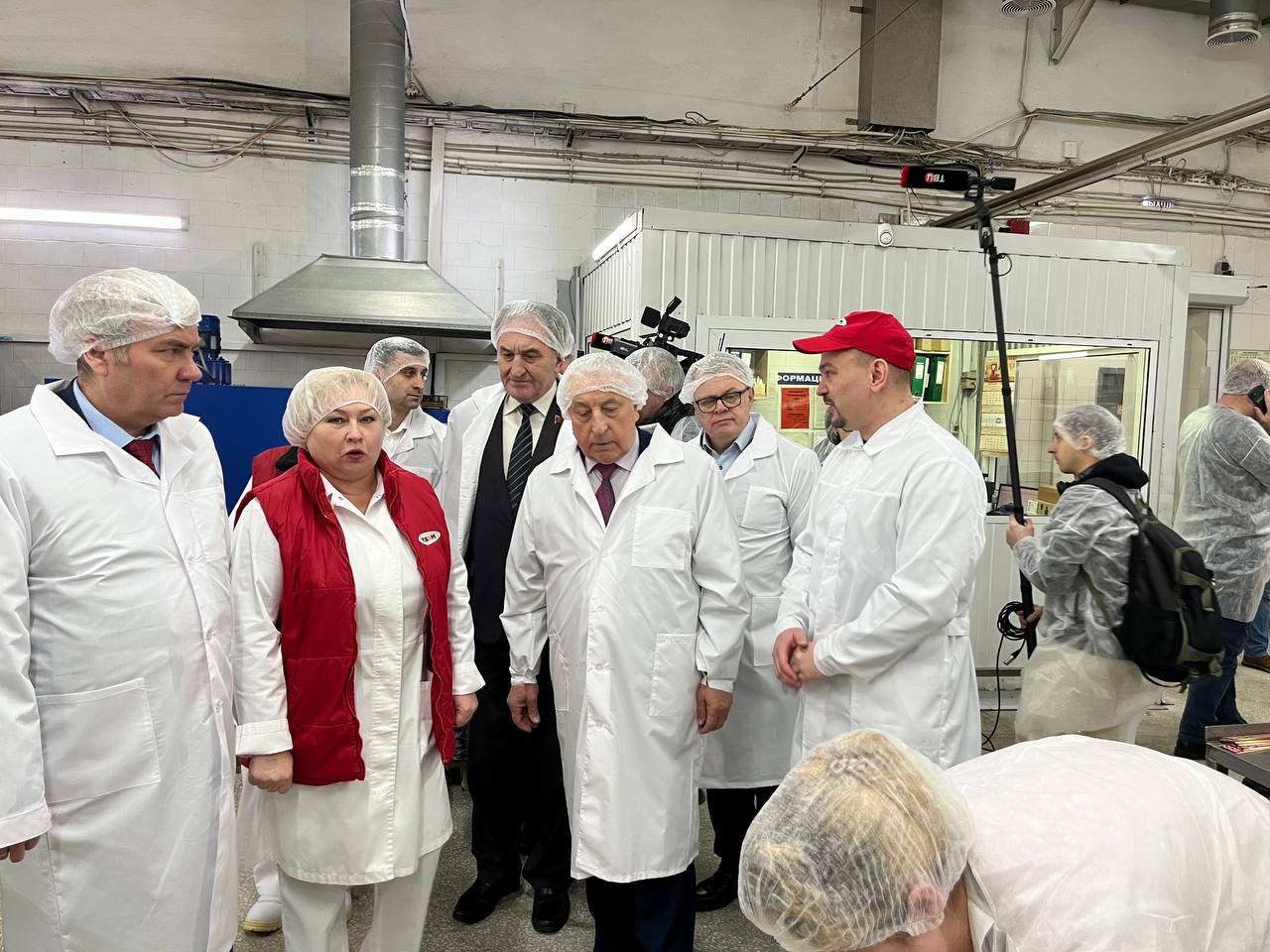 Кандидат на должность президента РФ Николай Харитонов посетил ЗАО «Лыткаринский мясоперерабатывающий завод»