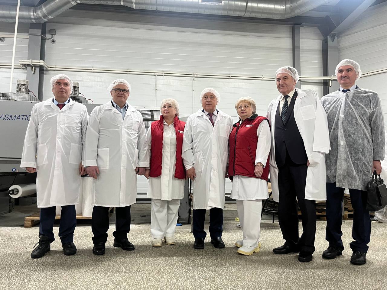 Кандидат на должность президента РФ Николай Харитонов посетил ЗАО «Лыткаринский мясоперерабатывающий завод»