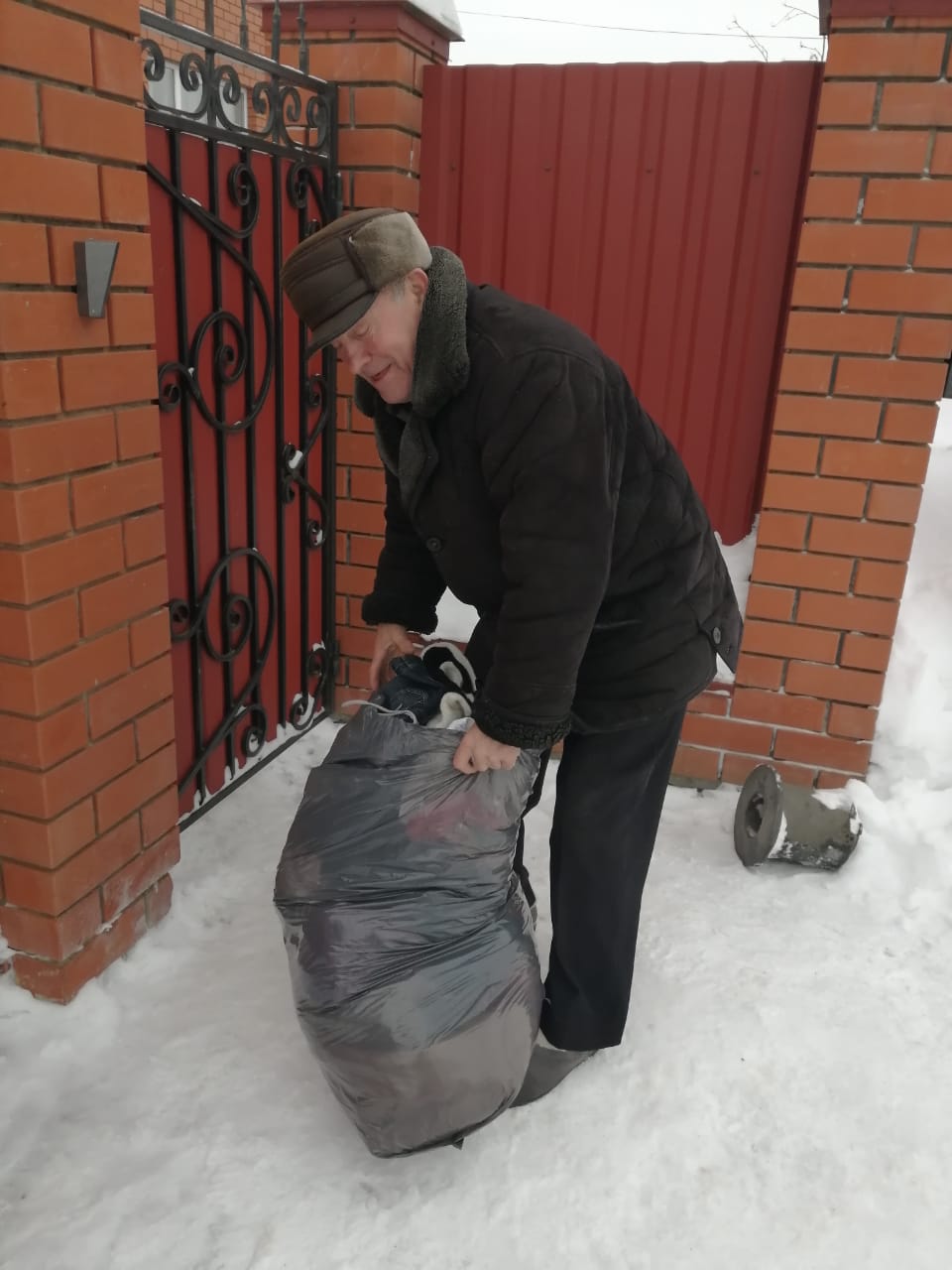 Коммунисты Лотошинского ГК КПРФ побывали в гостях у большой дружной семьи