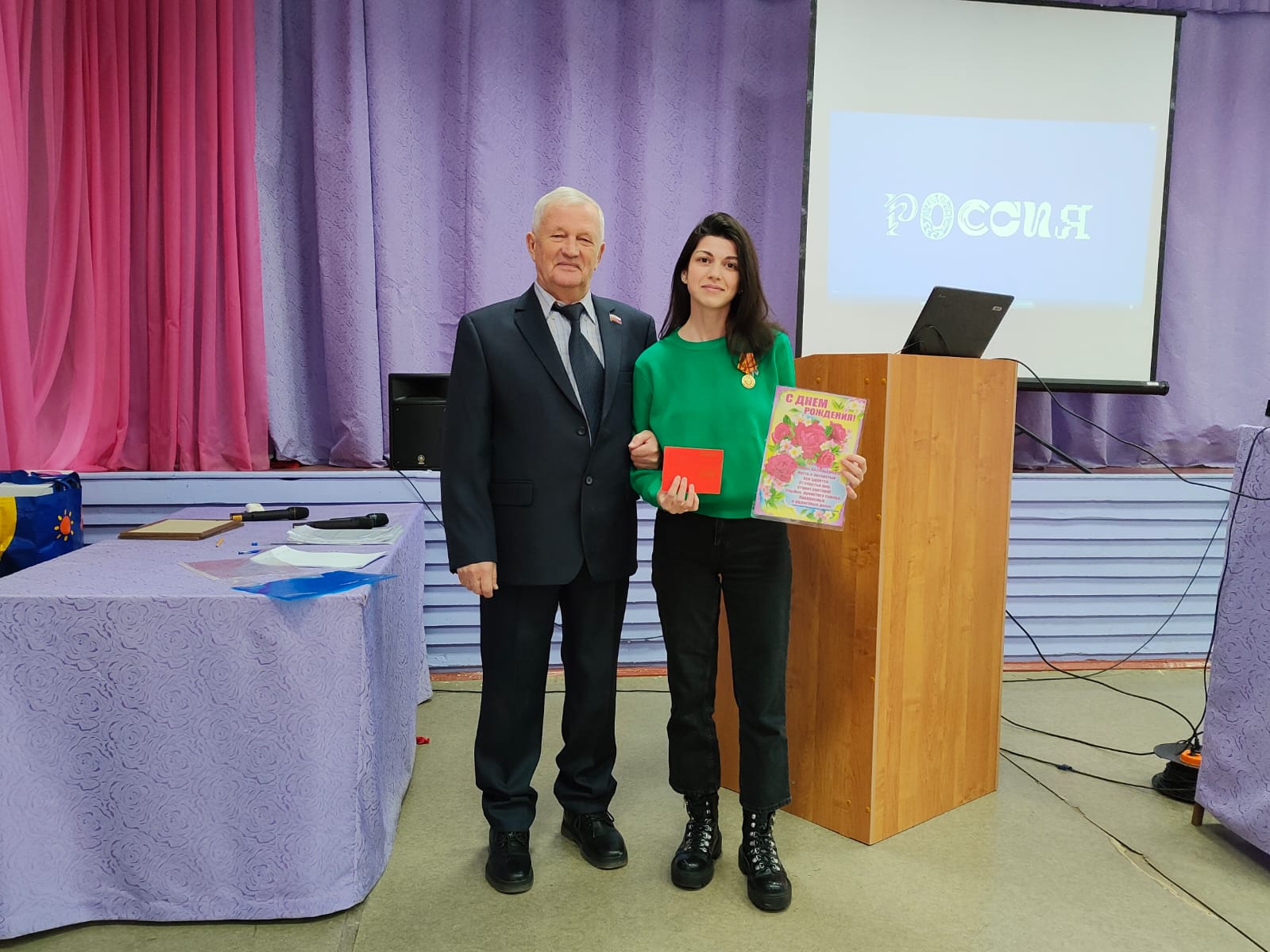 Воскресенские коммунисты проводят встречи в школах