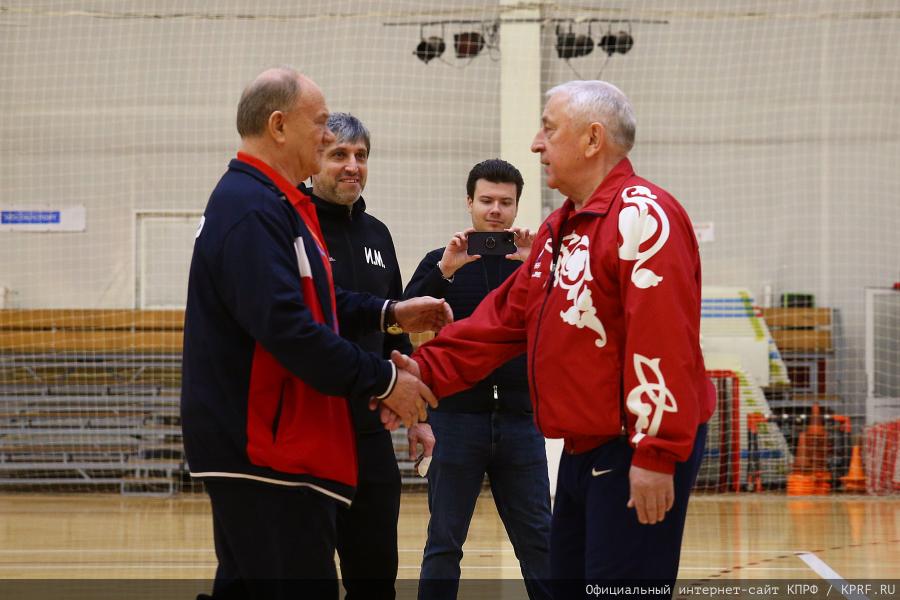Н.М. Харитонов и Г.А. Зюганов посетили партийную команду КПРФ по мини-футболу