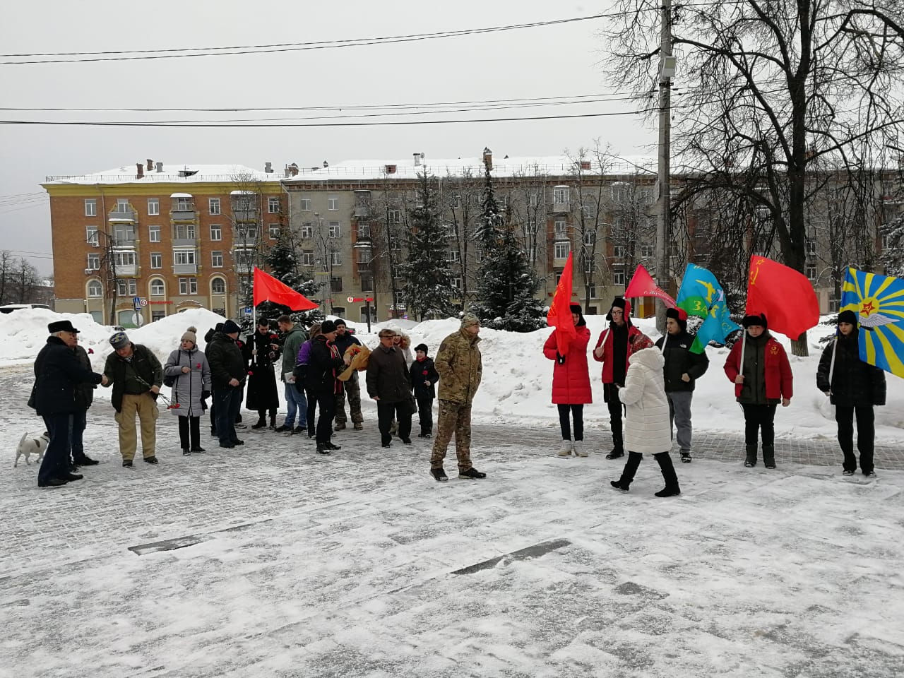 Жуковские коммунисты и комсомольцы приняли участие в митинге, приуроченному ко дню Советской Армии и Военно-Морского флота