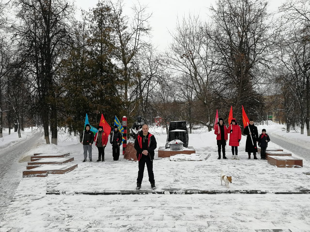 Жуковские коммунисты и комсомольцы приняли участие в митинге, приуроченному ко дню Советской Армии и Военно-Морского флота