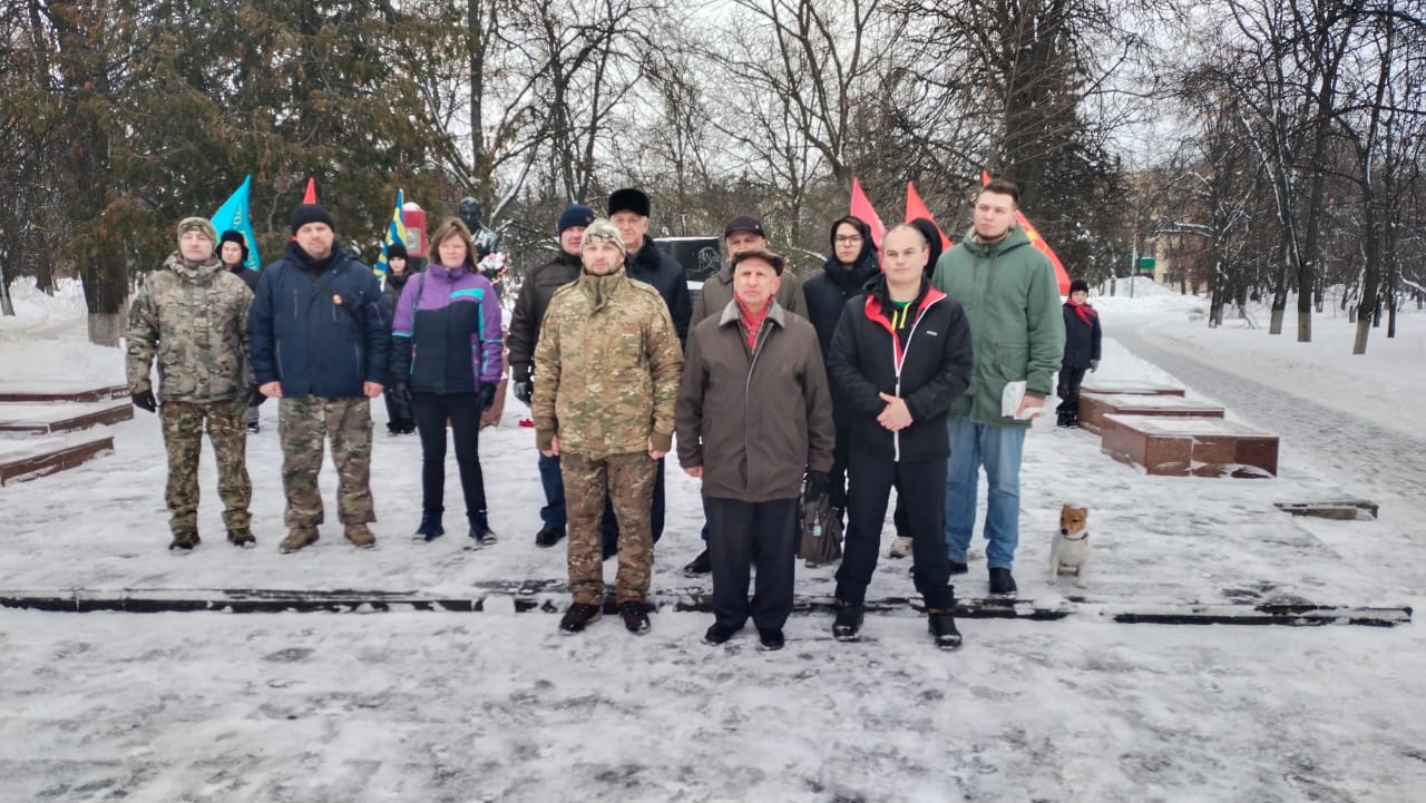 Жуковские коммунисты и комсомольцы приняли участие в митинге, приуроченному ко дню Советской Армии и Военно-Морского флота