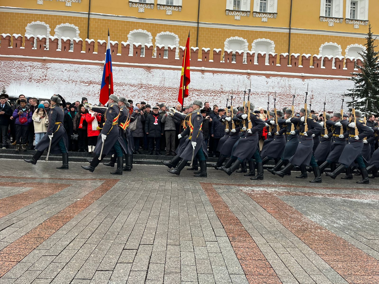 «Или социализм, или варварство и война!»