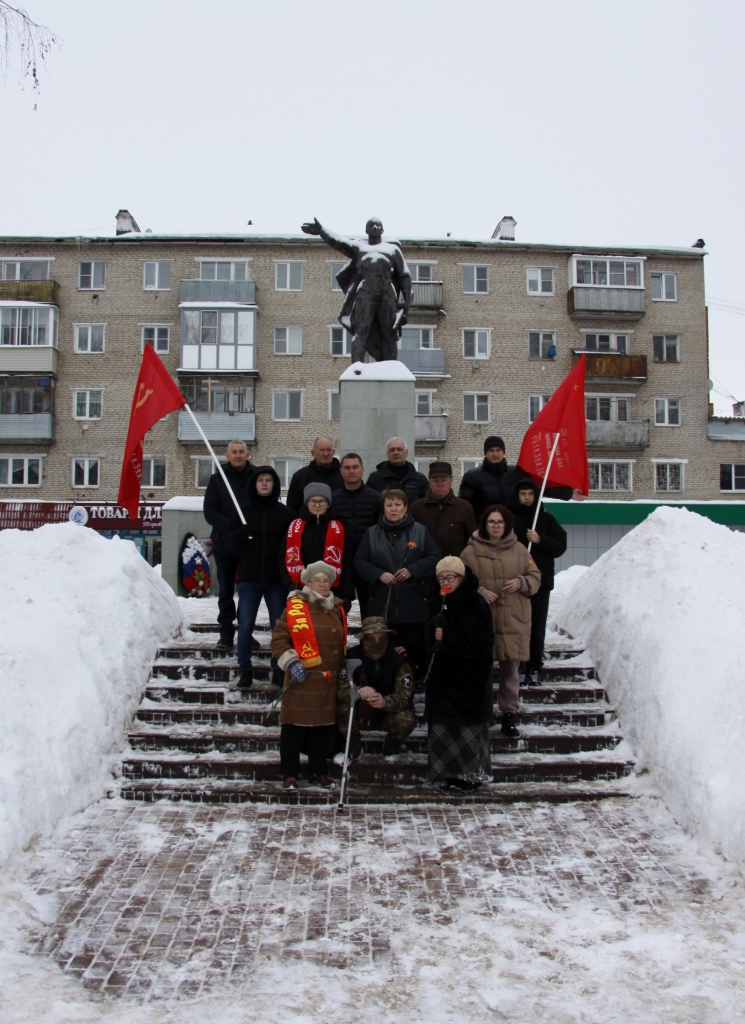С Днем Советской Армии и ВМФ!