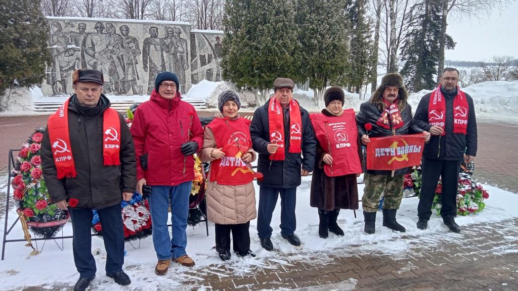 Коммунисты Каширы возложили цветы к обелискам городского округа