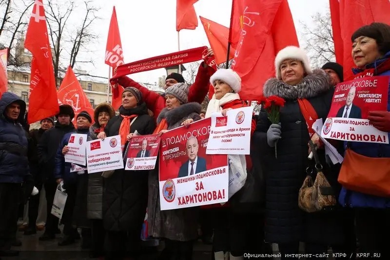 В единстве народа и Армии залог несокрушимости России!