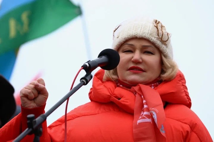 В единстве народа и Армии залог несокрушимости России!