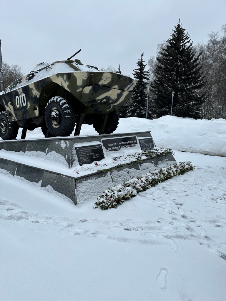 Возложение в Королёве в честь 23 февраля