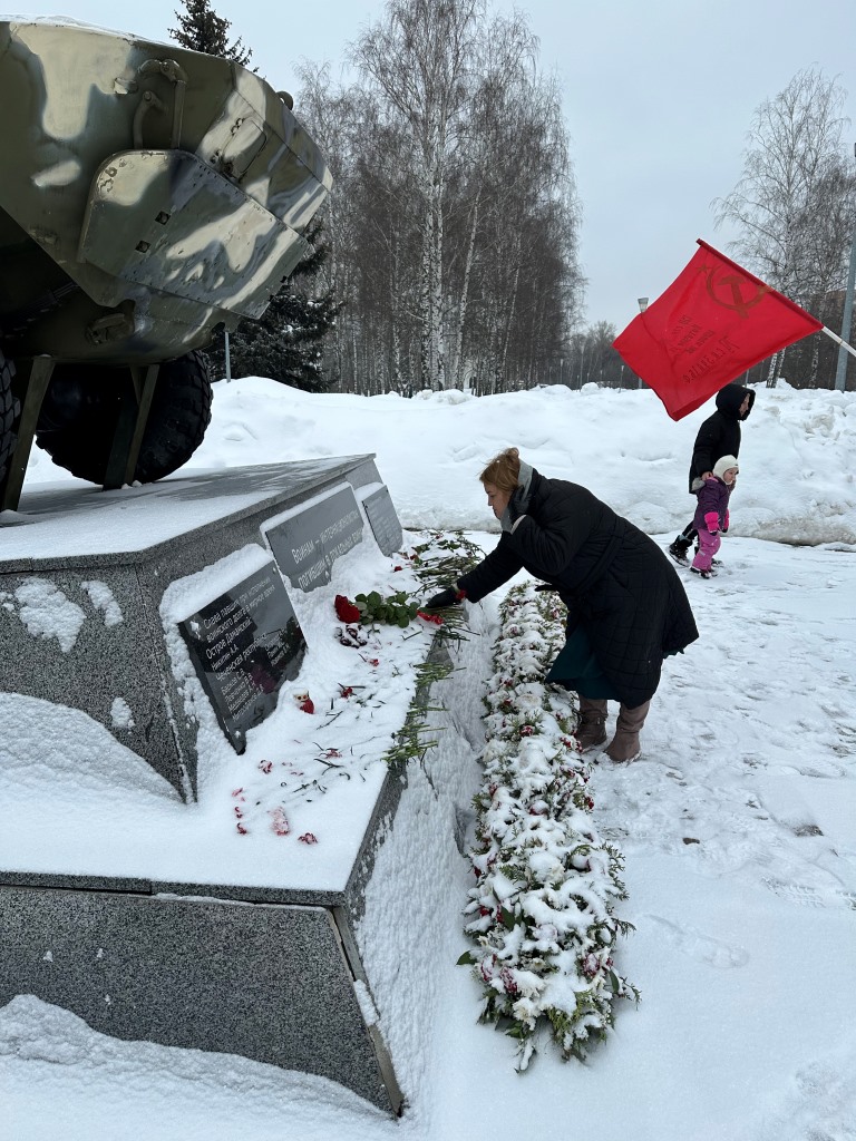 Возложение в Королёве в честь 23 февраля