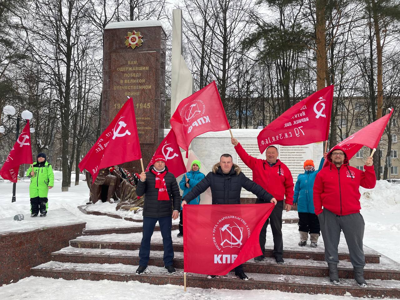 Домодедовские коммунисты провели автопробег в честь 23 февраля