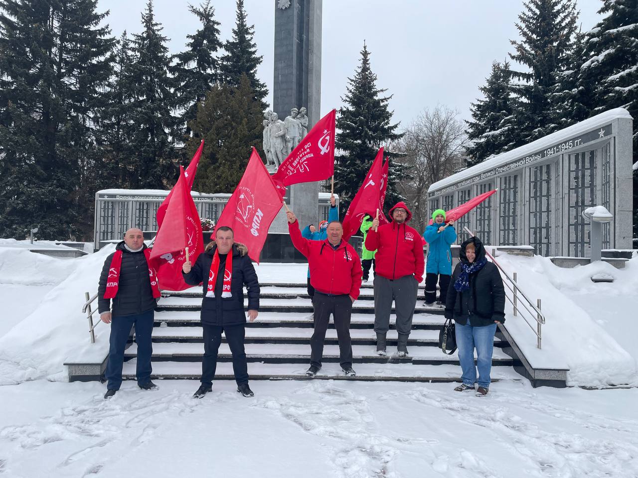 Домодедовские коммунисты провели автопробег в честь 23 февраля