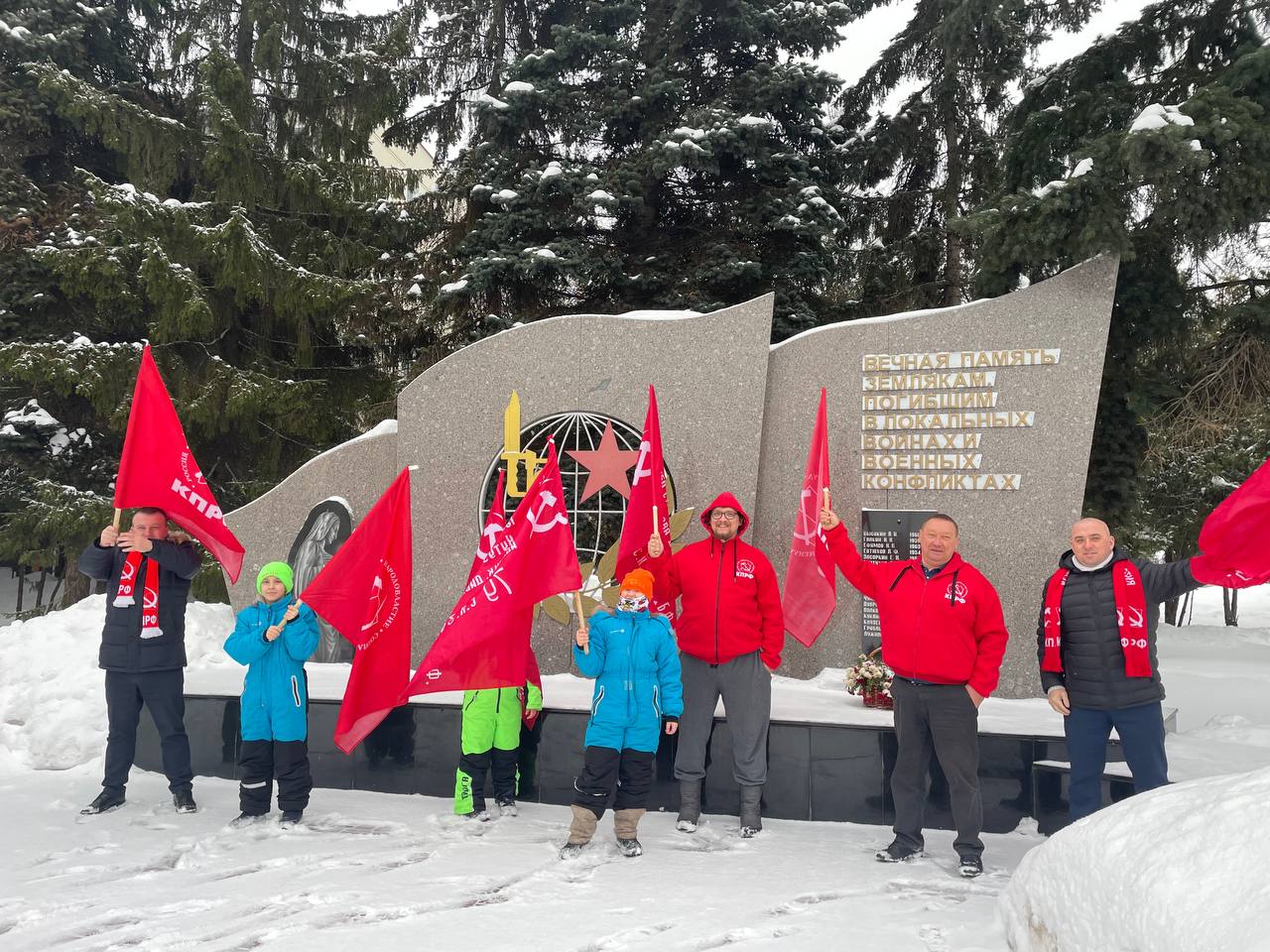 Домодедовские коммунисты провели автопробег в честь 23 февраля
