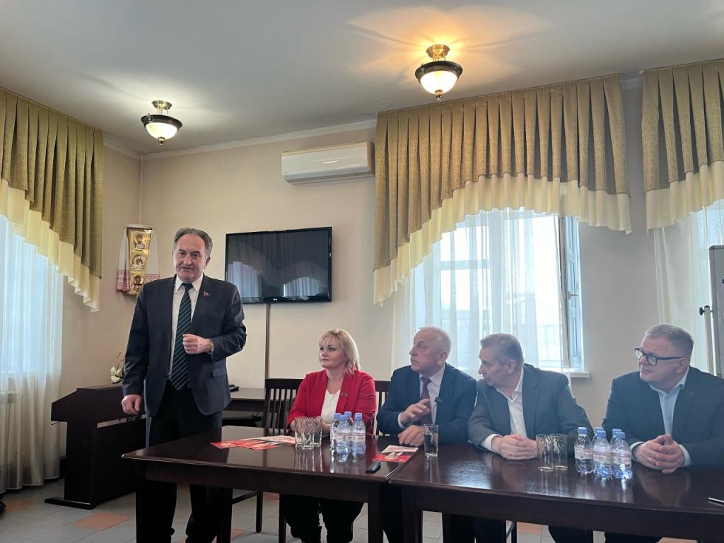 Знакомство кандидата в Президенты РФ Харитонова Н.М. с работой ЗАО «Щёлковохлеб»