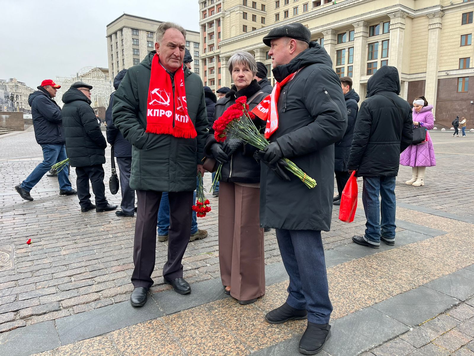 «Дерево сильно своими корнями»