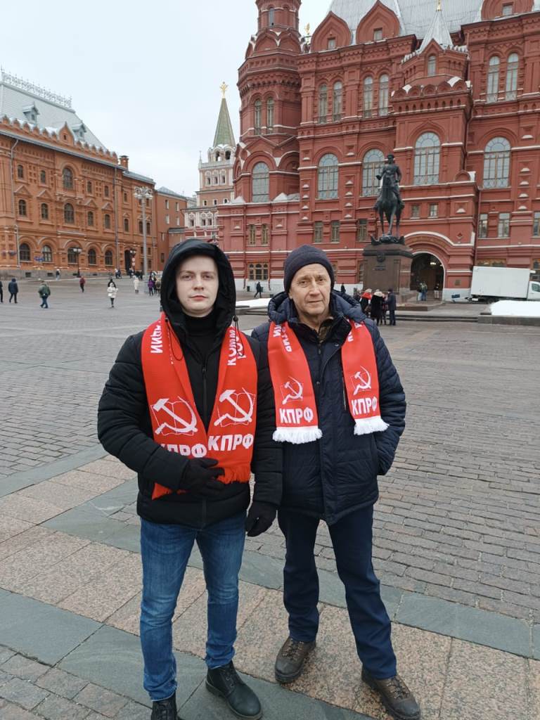 «Дерево сильно своими корнями»
