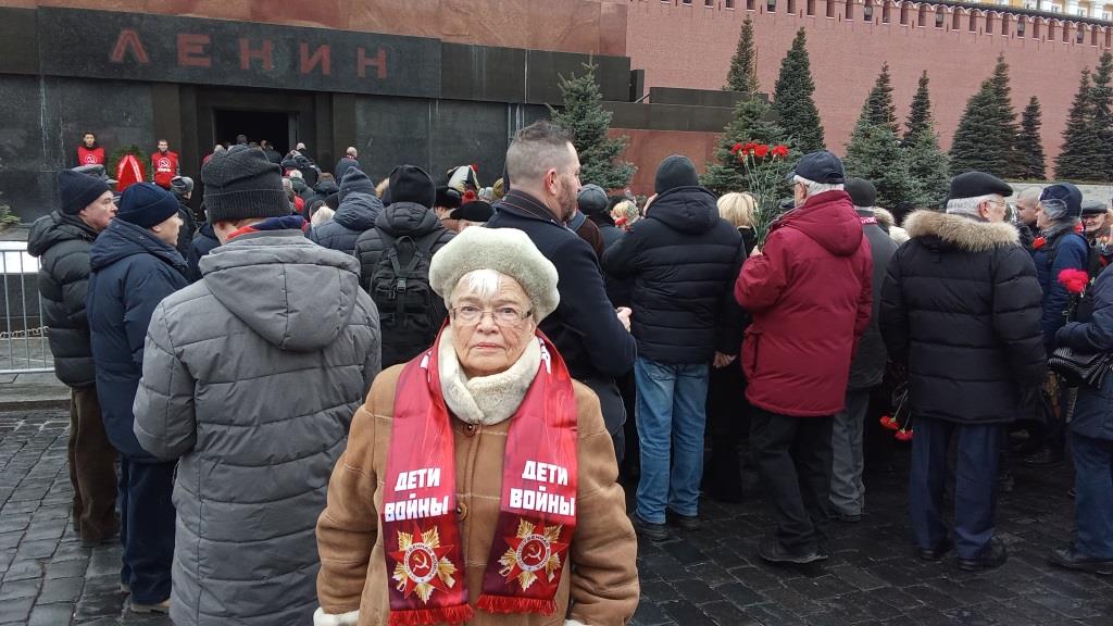 «Дерево сильно своими корнями»