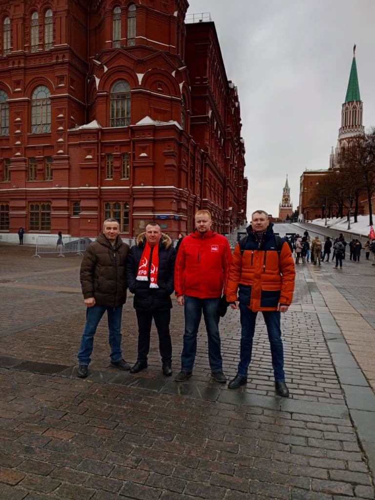 «Дерево сильно своими корнями»