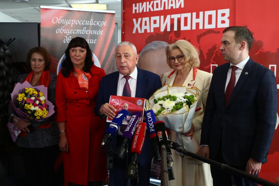 Н.М. Харитонов встретился с участницами ВЖС - «Надежда России» и представительницами женских организаций