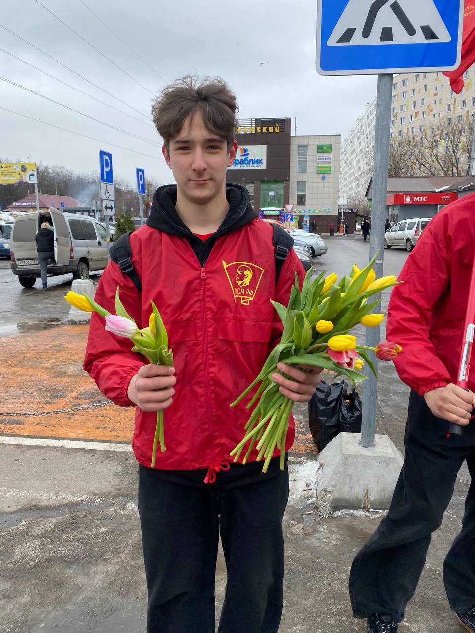 По Люберцам шагает «Красный тюльпан»