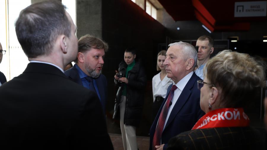 Кандидат в Президенты РФ Н.М. Харитонов вместе с делегацией КПРФ посетил в рамках рабочего визита в Сталинград музей-заповедник «Сталинградская битва»