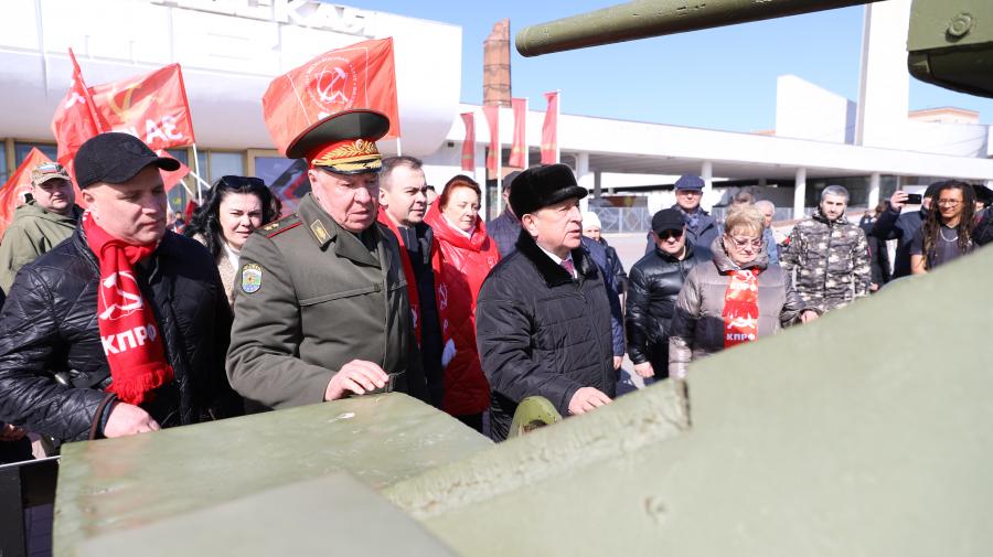 Кандидат в Президенты РФ Н.М. Харитонов вместе с делегацией КПРФ посетил в рамках рабочего визита в Сталинград музей-заповедник «Сталинградская битва»