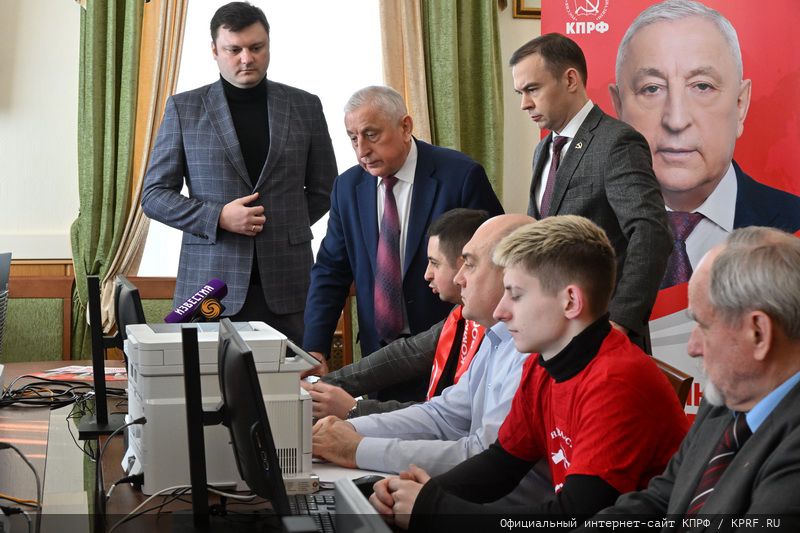 «Нам чужого не надо, но и своего не отдадим!»