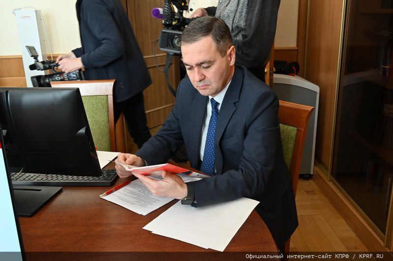 «Нам чужого не надо, но и своего не отдадим!»