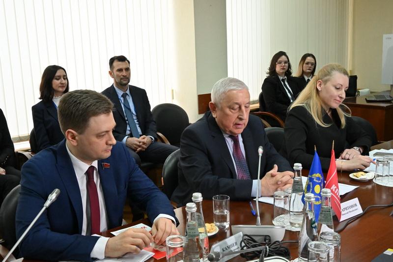 Николай Харитонов встретился в Москве с международными наблюдателями от ПА ОДКБ