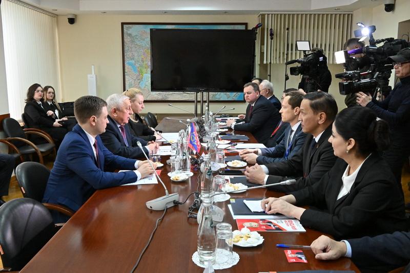 Николай Харитонов встретился в Москве с международными наблюдателями от ПА ОДКБ
