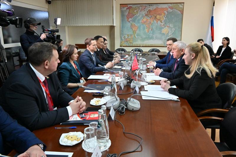Николай Харитонов встретился в Москве с международными наблюдателями от ПА ОДКБ