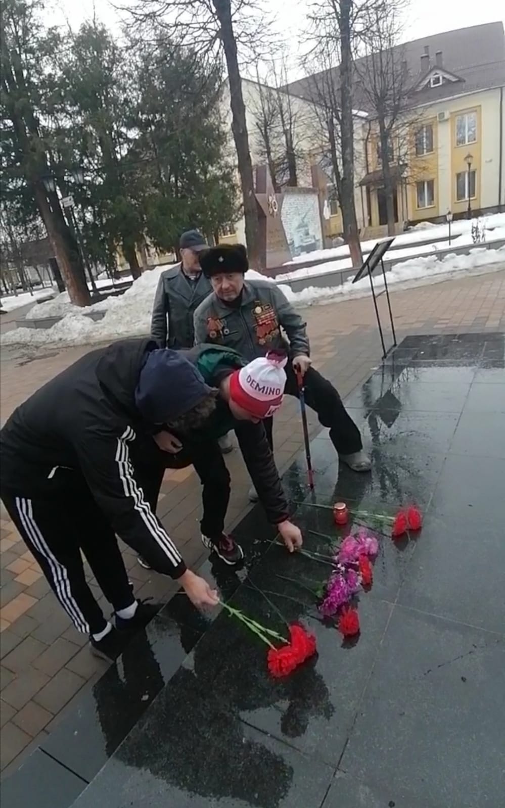 Веское слово коммунистов