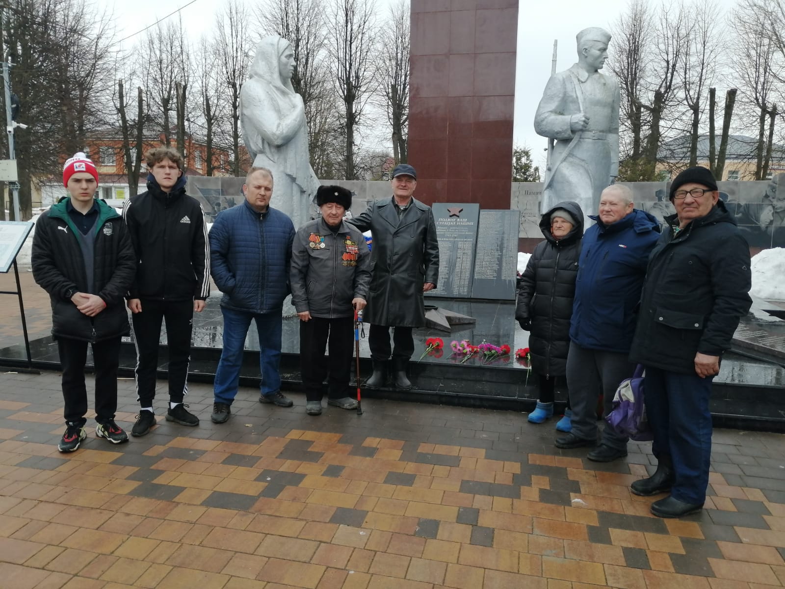 Веское слово коммунистов