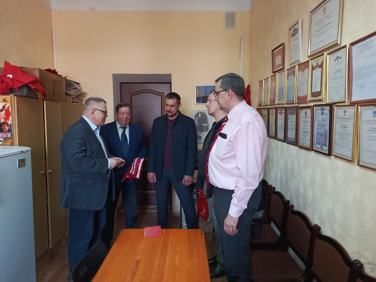 Руководитель фракции КПРФ Александр Наумов: Ряды каширских коммунистов пополняются, значит мы работаем не зря!