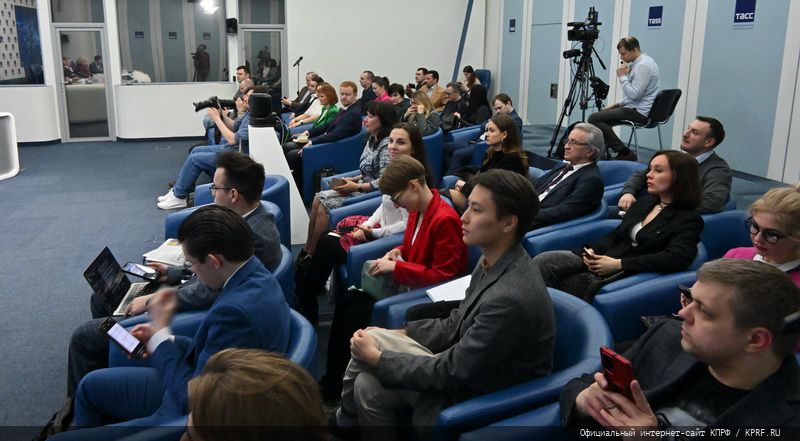 Отчет правительства РФ и программа КПРФ по выводу страны из кризиса