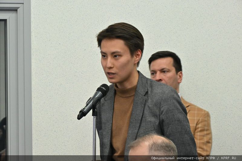 Отчет правительства РФ и программа КПРФ по выводу страны из кризиса