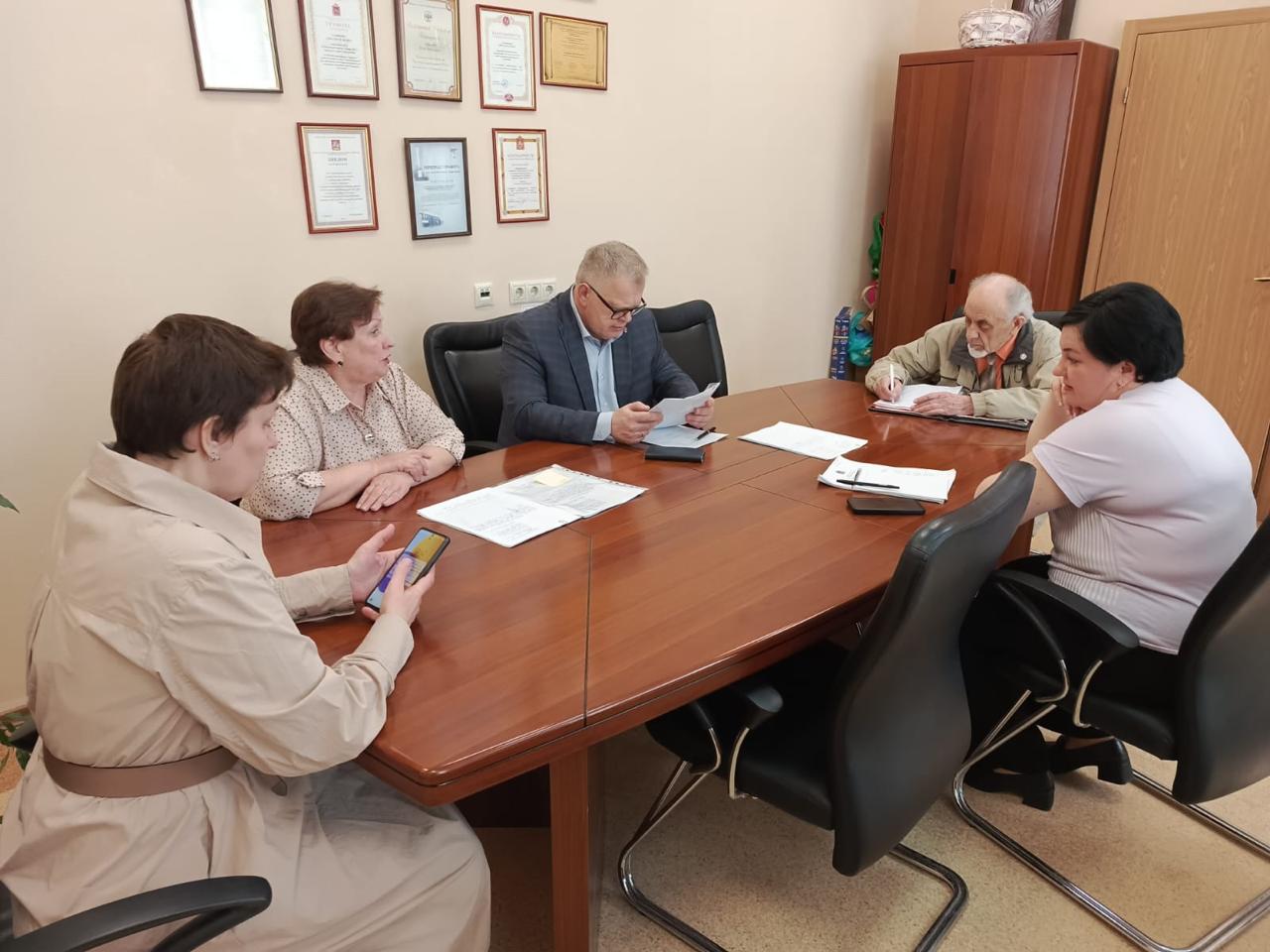 Руководитель фракции КПРФ в Мособлдуме Александр Наумов провел прием граждан в Домодедове