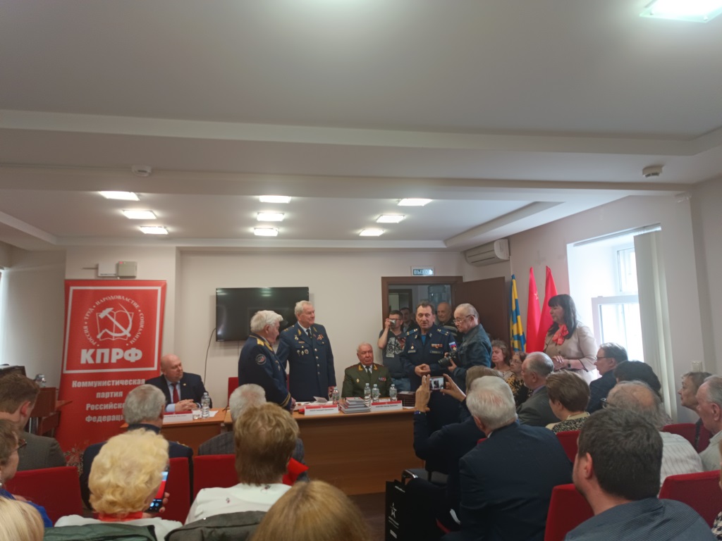 Химкинские коммунисты приняли участие в мероприятиях ко Дню космонавтики