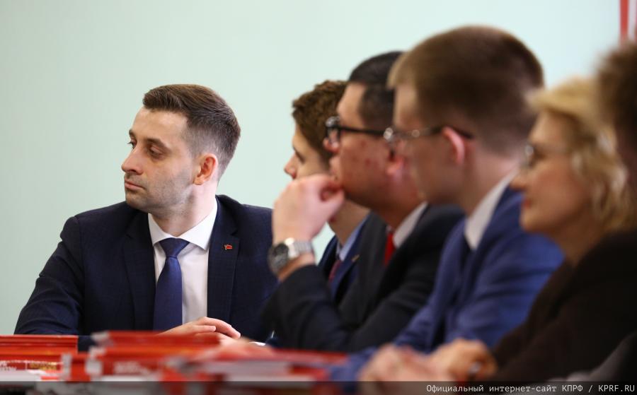 Геннадий Зюганов: «Либо фашизация целых стран и мировая война, либо движение к социализму!»