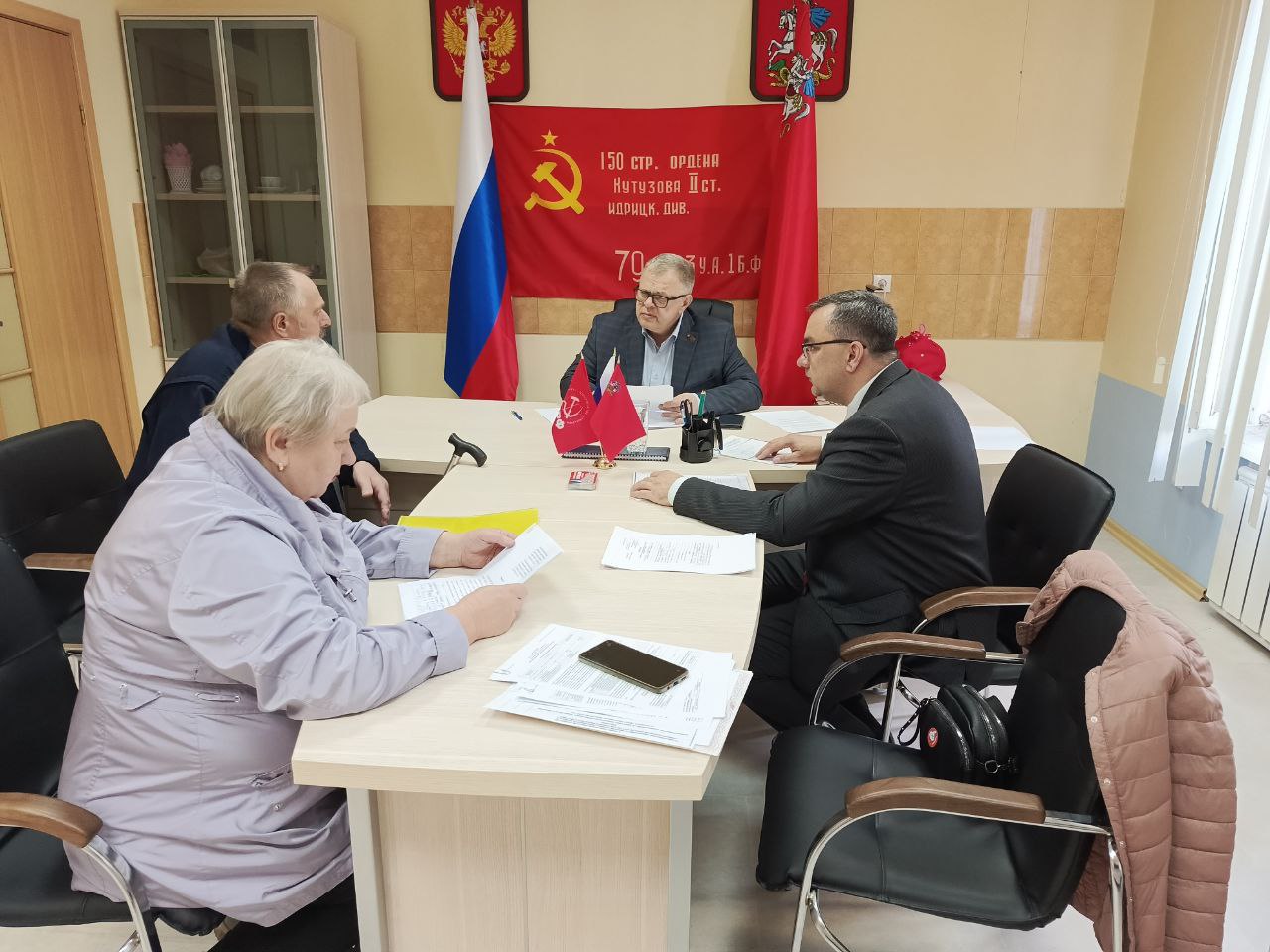 Руководитель фракции КПРФ в Мособлдуме Александр Наумов провел прием граждан в Ступине