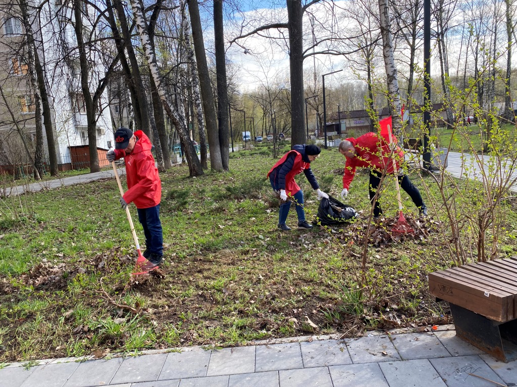 Коммунисты Долгопрудного провели коммунистический субботник