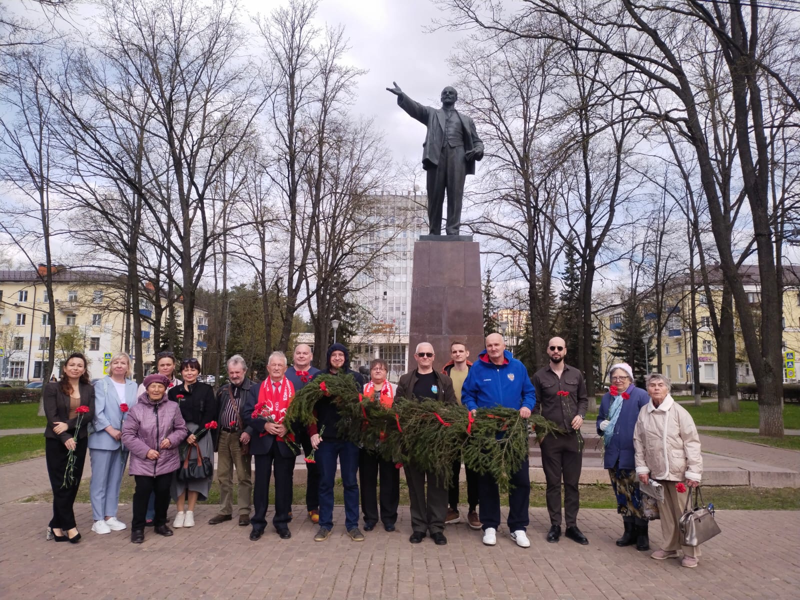 Воскресенские коммунисты почтили память В.И. Ленина