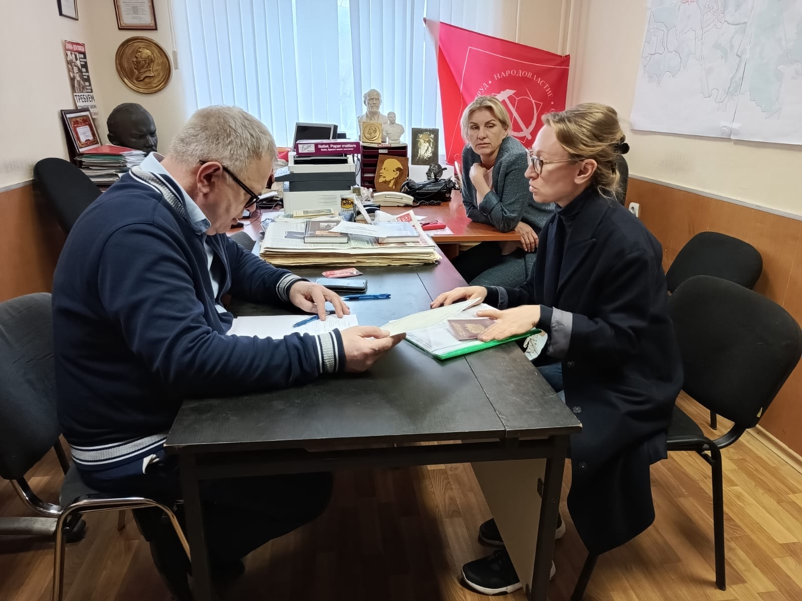 Руководитель фракции КПРФ в Мособлдуме Александр Наумов провел прием граждан в Видном