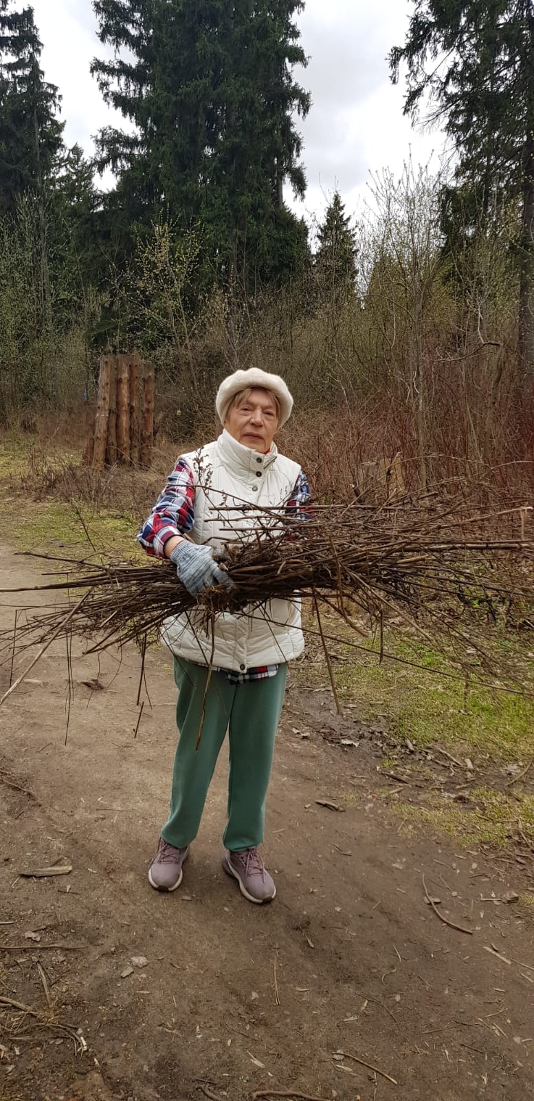 Коммунисты и пионеры города Королёва провели субботник